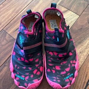 UBFEN girl size 3 pink and black water swim shoes beach ocean pool River lake